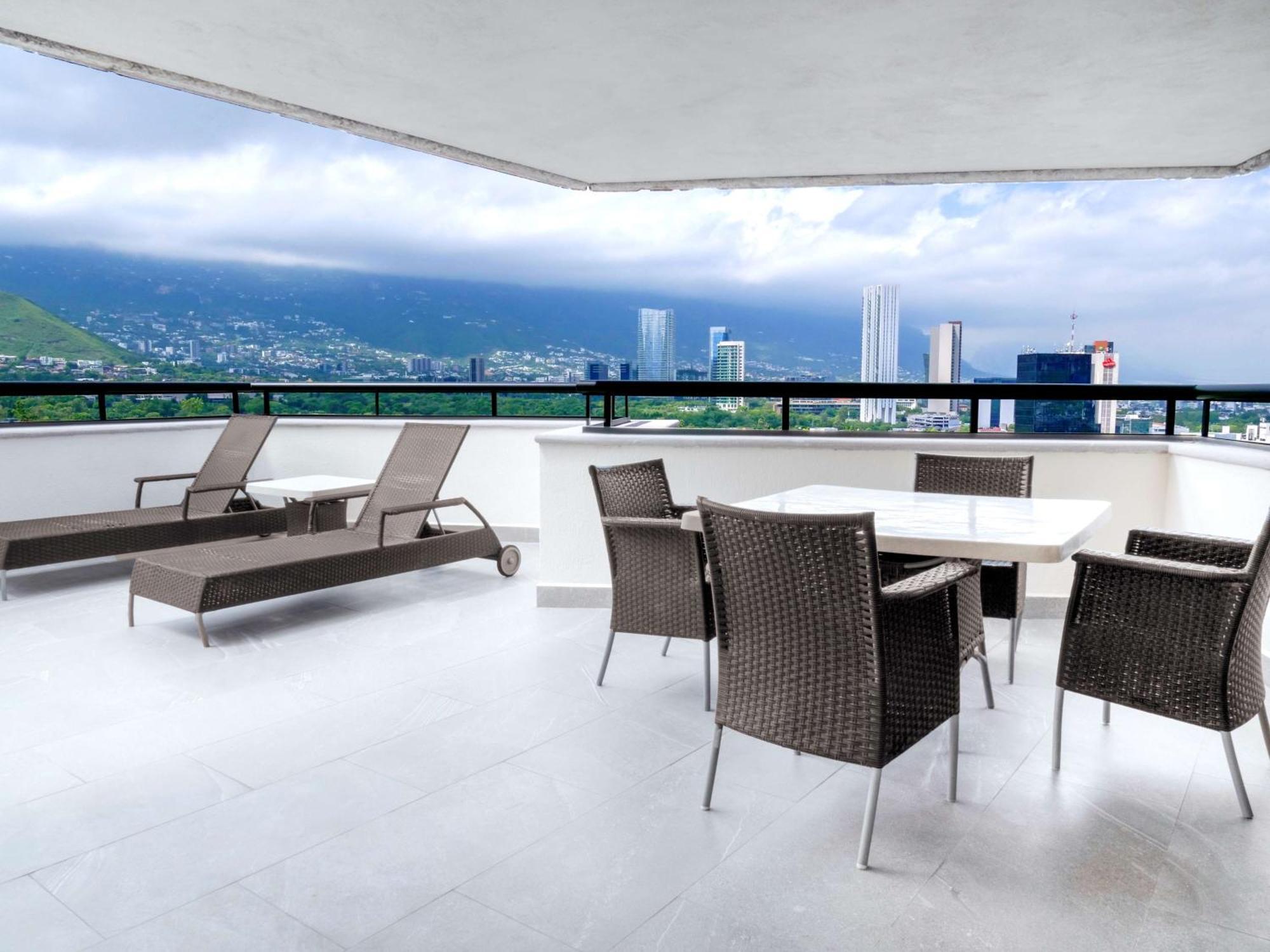 Ms Milenium Monterrey Curio Collection By Hilton San Pedro Garza Garcia Exterior foto