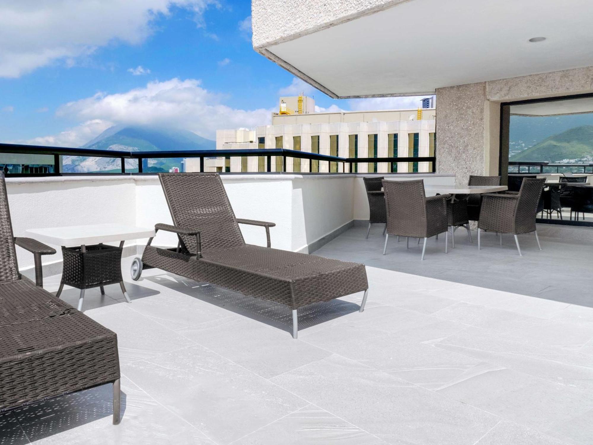 Ms Milenium Monterrey Curio Collection By Hilton San Pedro Garza Garcia Exterior foto