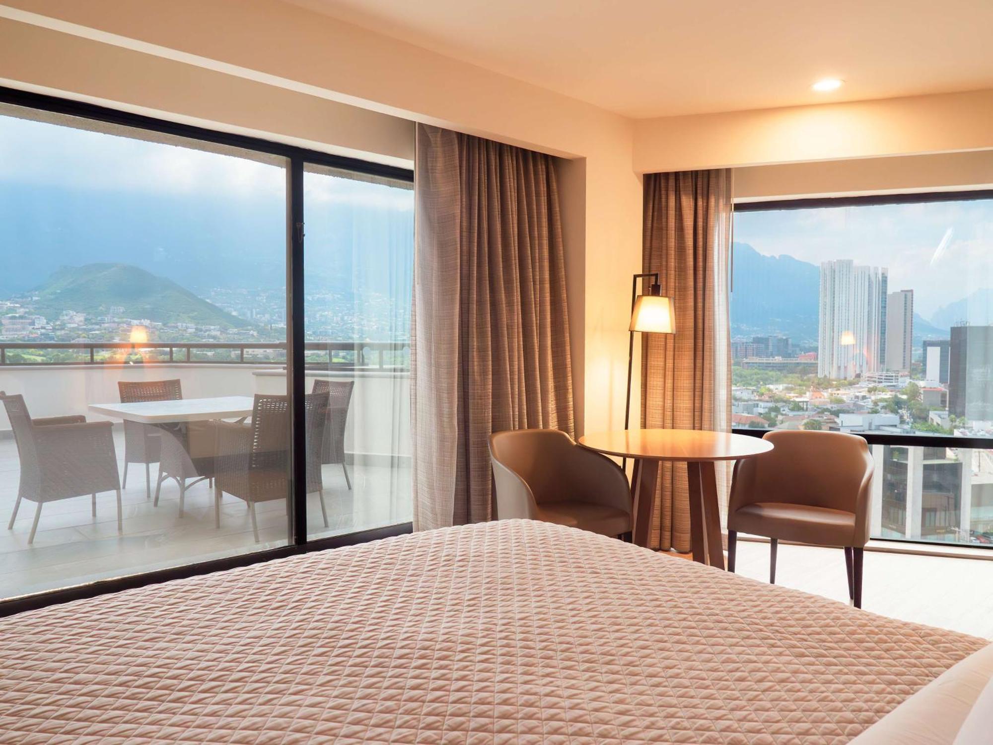 Ms Milenium Monterrey Curio Collection By Hilton San Pedro Garza Garcia Exterior foto